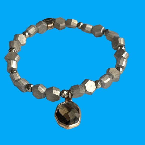 Erimish  Faceted Charm  Crystals Beaded Bracelet Logo Tag Stackable Stretch - Picture 2 of 3